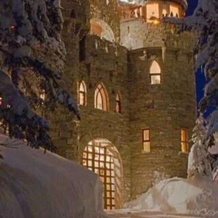 Schweitzer Castle Villa Sandpoint Buitenkant foto
