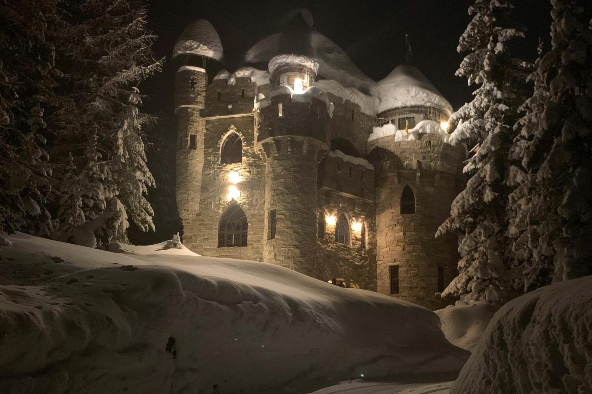 Schweitzer Castle Villa Sandpoint Buitenkant foto