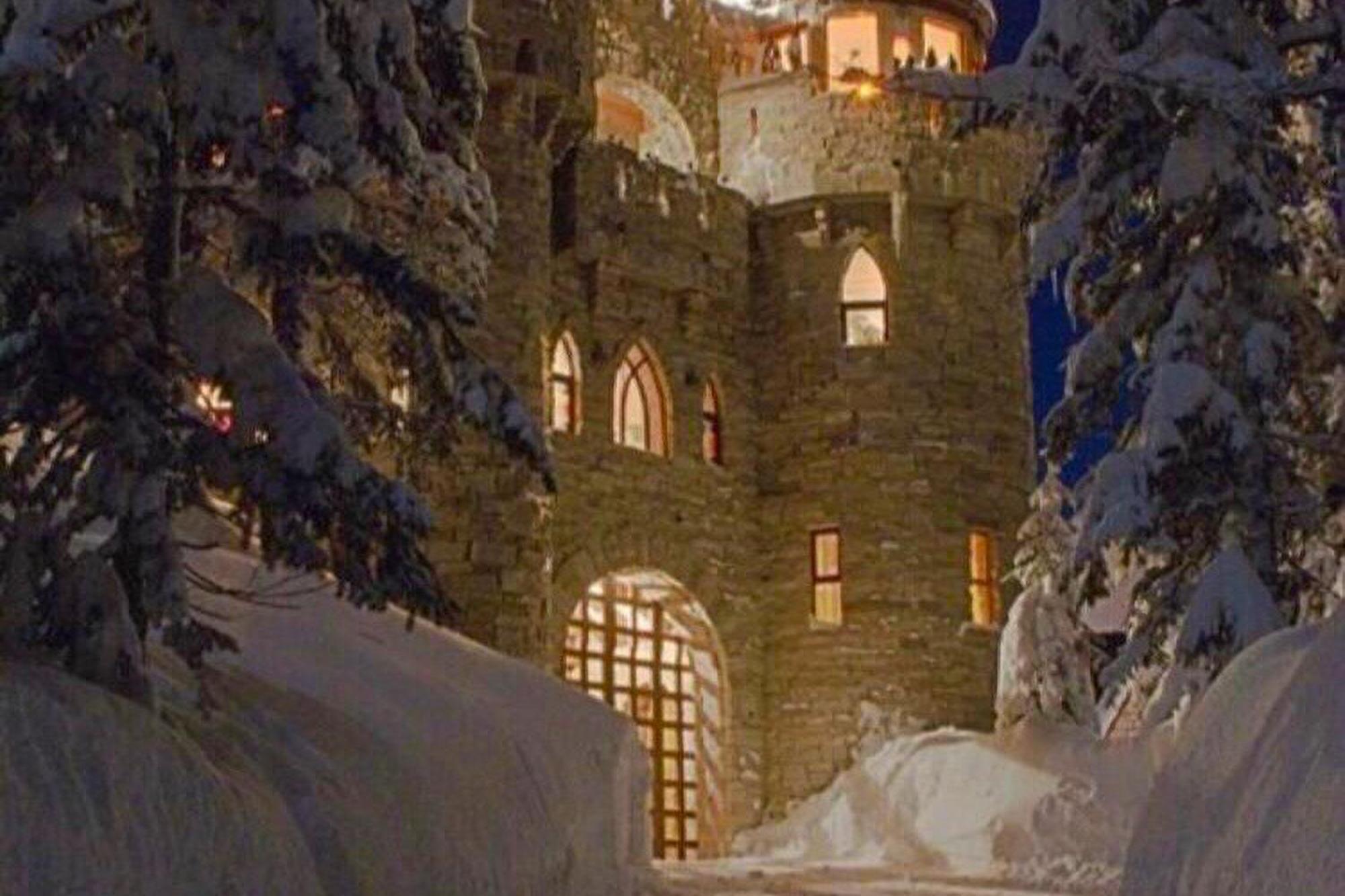 Schweitzer Castle Villa Sandpoint Buitenkant foto